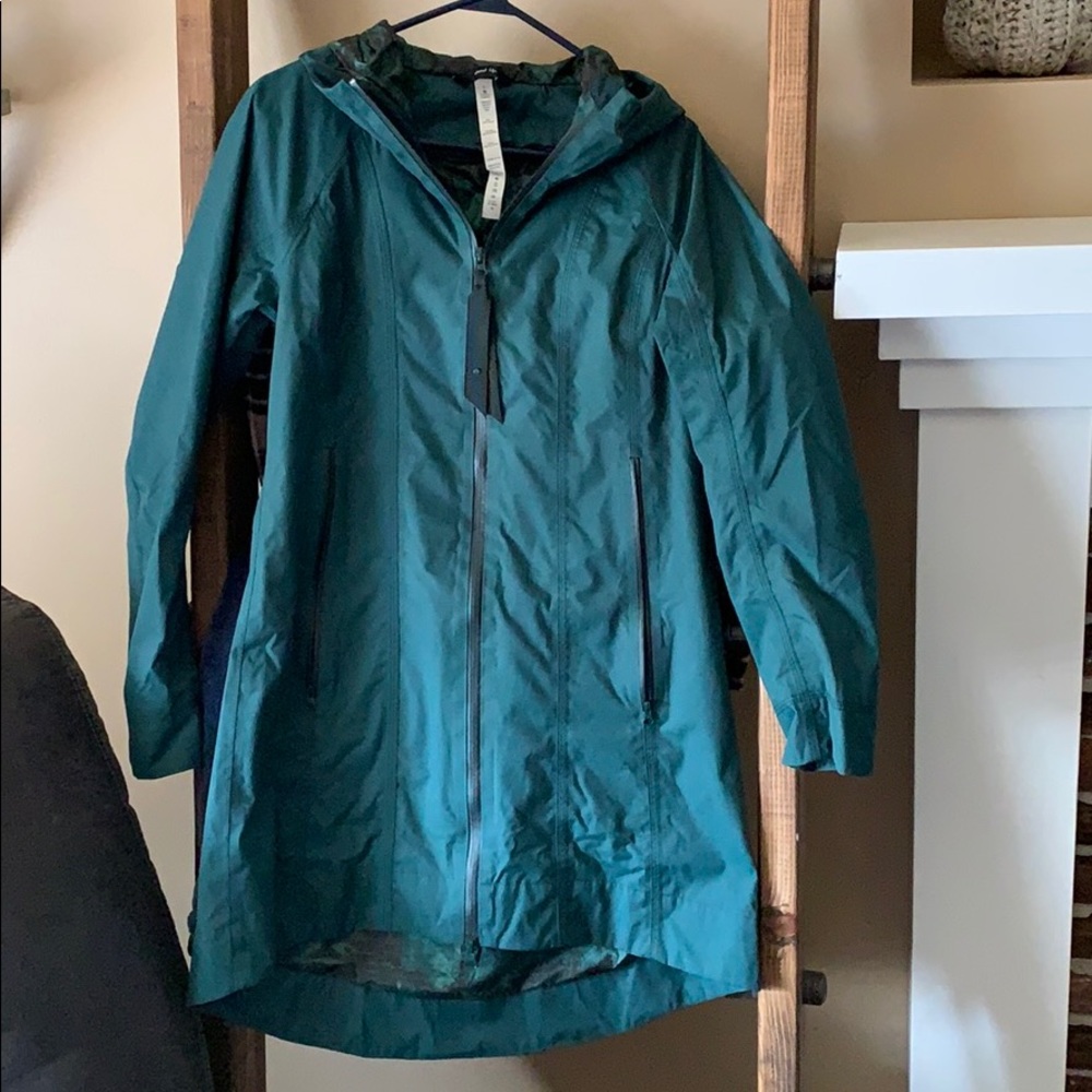 Lululemon sweat life rain jacket size 6